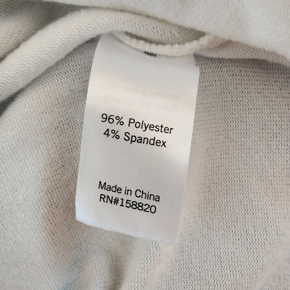 Simply Threads White V-Neck Sweater Size Medium - Picture 4 of 4